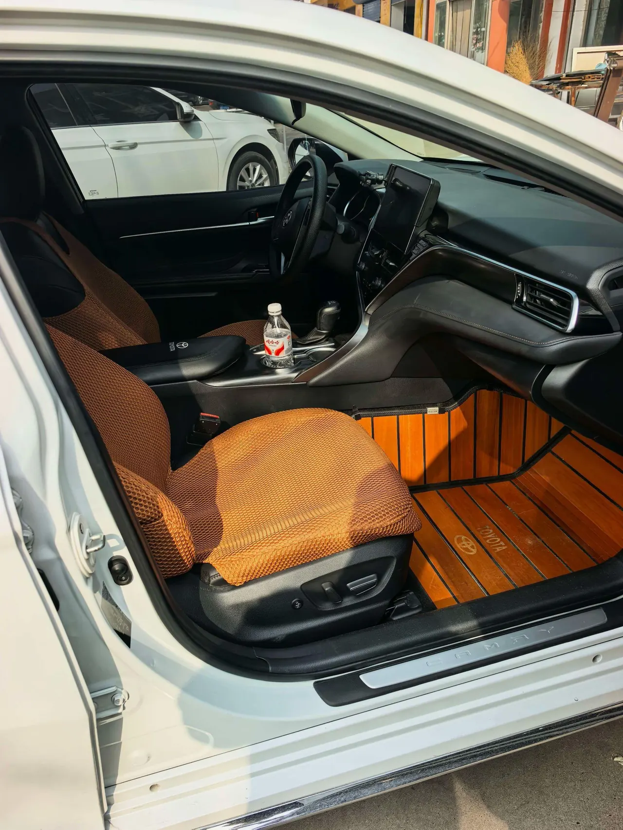 Toyota 2023 Camry 2.0G Stepless Deluxe Edition Automatic Gear 4
