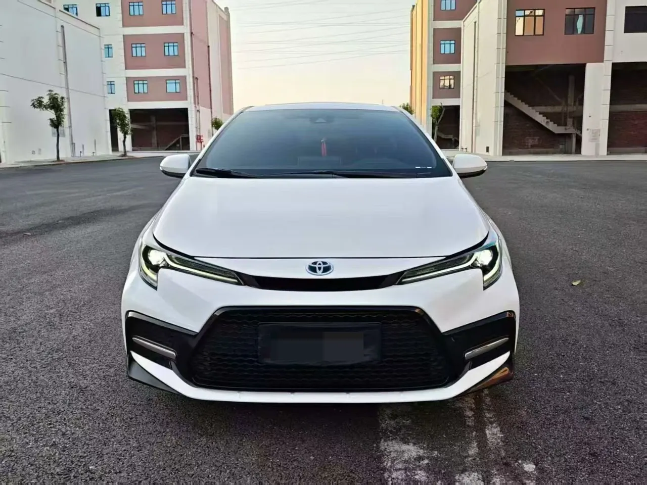 Toyota 2022 Lei Ling Shuangqing 1.8H Stepless Sports Edition Automatic Gear 2