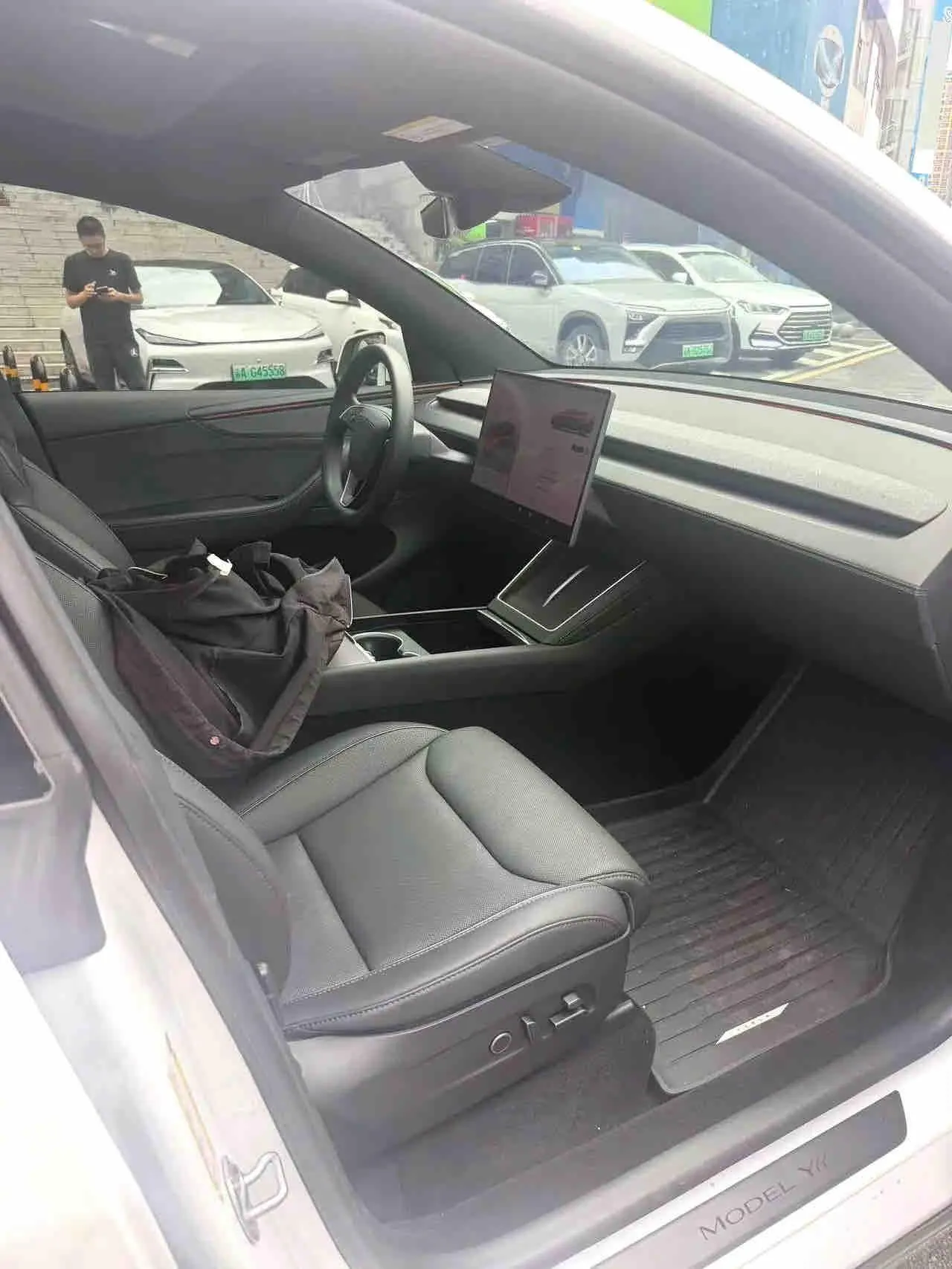 Tesla 2025 Model Y L Long Endurance All-Wheel Drive Automatic Transmission 2