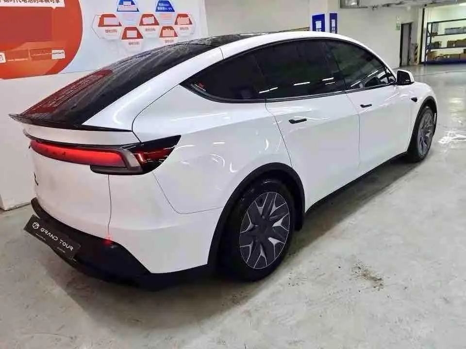 Tesla 2025 Model Y L Long Endurance All-Wheel Drive Automatic Transmission 4