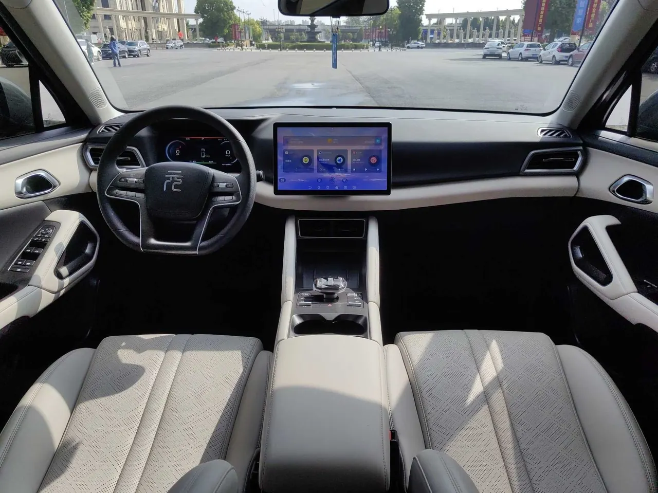 BYD 2024 Yuan UP 401KM Leading Automatic Gear 12