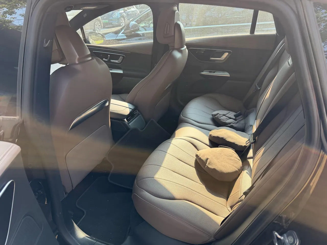 Mercedes Benz 2025 EQE 500 4MATIC EQE 500 4MATIC Deluxe Edition Automatic Gear 4