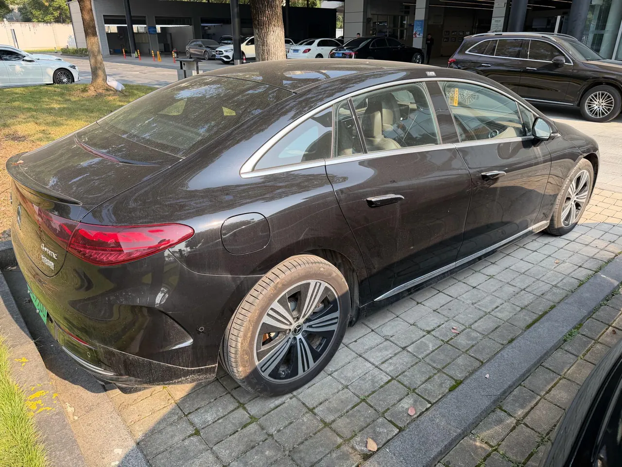 Mercedes Benz 2025 EQE 500 4MATIC EQE 500 4MATIC Deluxe Edition Automatic Gear 6
