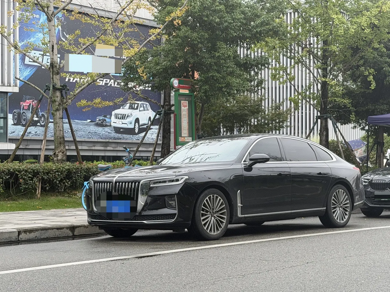 Open image lightbox: HongQi 2022 H9 48V 2.0T Zhilian Flag Edition Automatic Gear