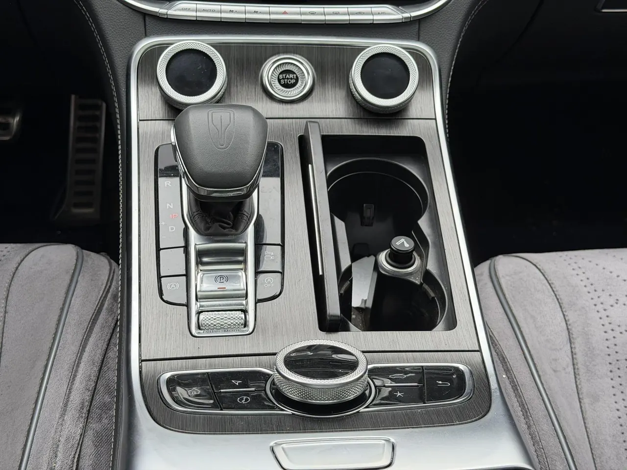 HongQi 2022 H9 48V 2.0T Zhilian Flag Edition Automatic Gear 8