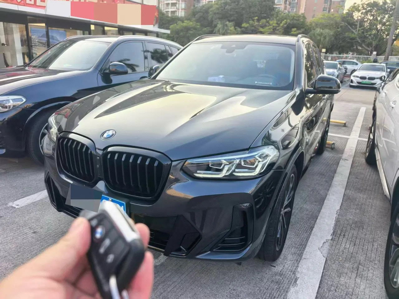 Открыть галерею: BMW 2022 X3 xDrive30i 2.0T Leading M Obsidian Night Kit (Changed to 2) Automatic Gear