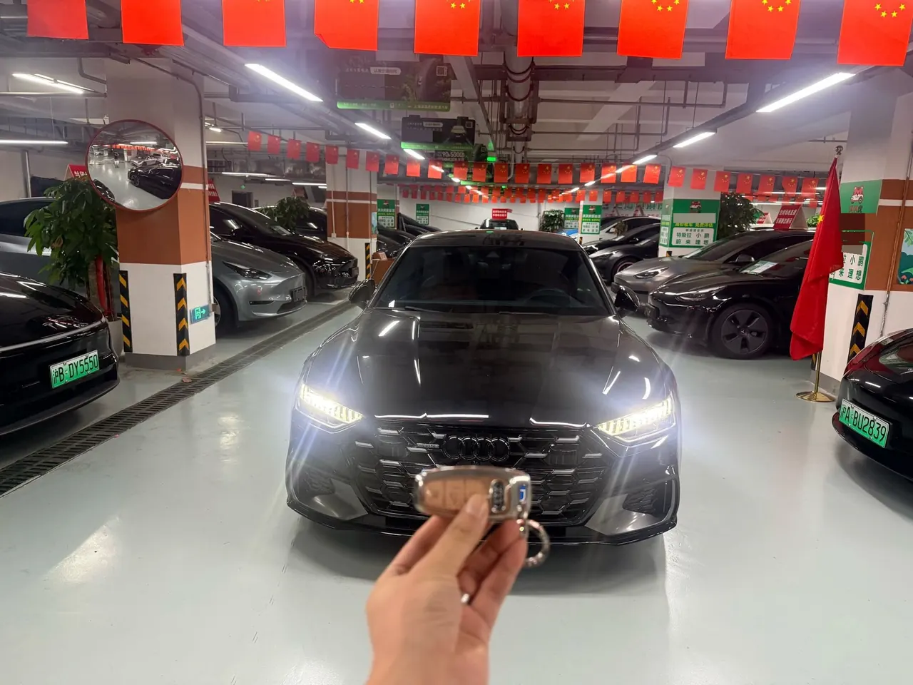 Audi 2024 A7L 2.0TFSI 45TFSI Quattro Black Samurai Edition Automatic Gear 2