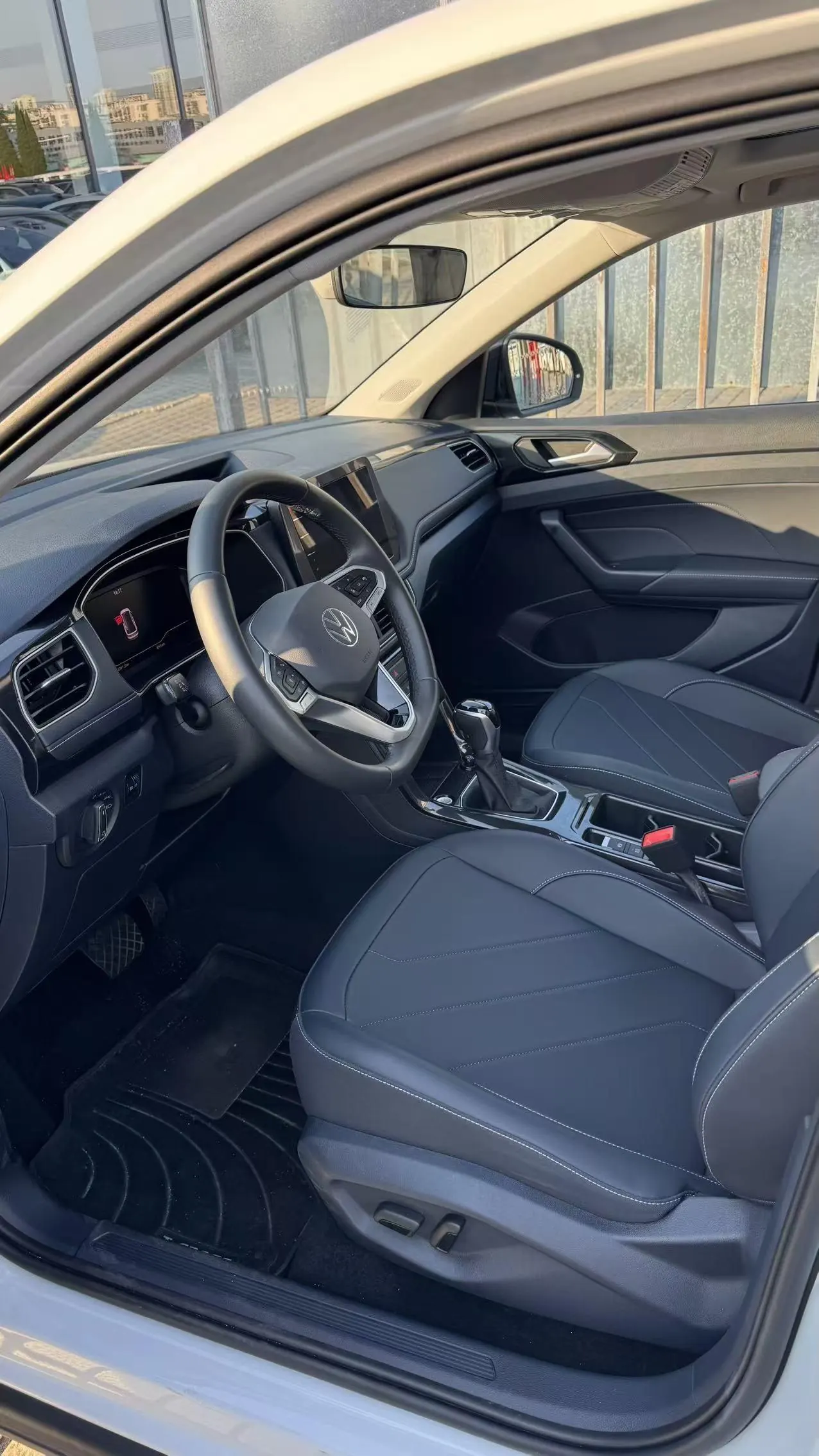 Volkswagen 2026 Tuyue Xinrui 1.5TSI 300TSI Sharp Enjoy Edition Automatic Gear 3