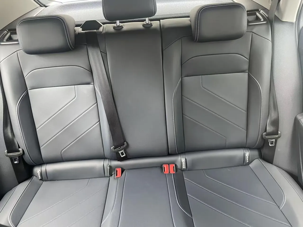 Volkswagen 2026 Tuyue Xinrui 1.5TSI 300TSI Sharp Enjoy Edition Automatic Gear 4