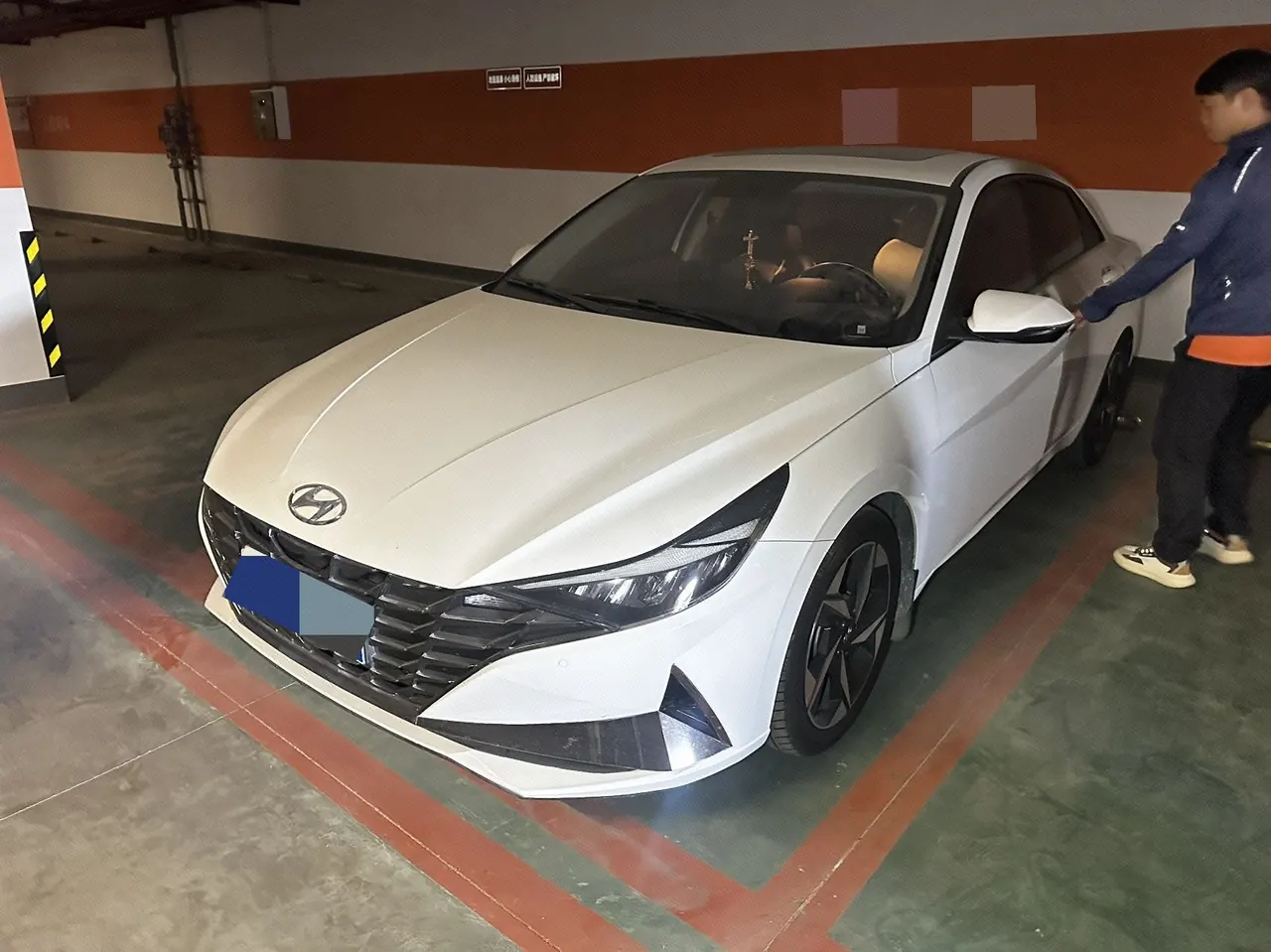 Open image lightbox: Hyundai 2022 Elantra-sedan 1.5 stepless GLX elite automatic gear