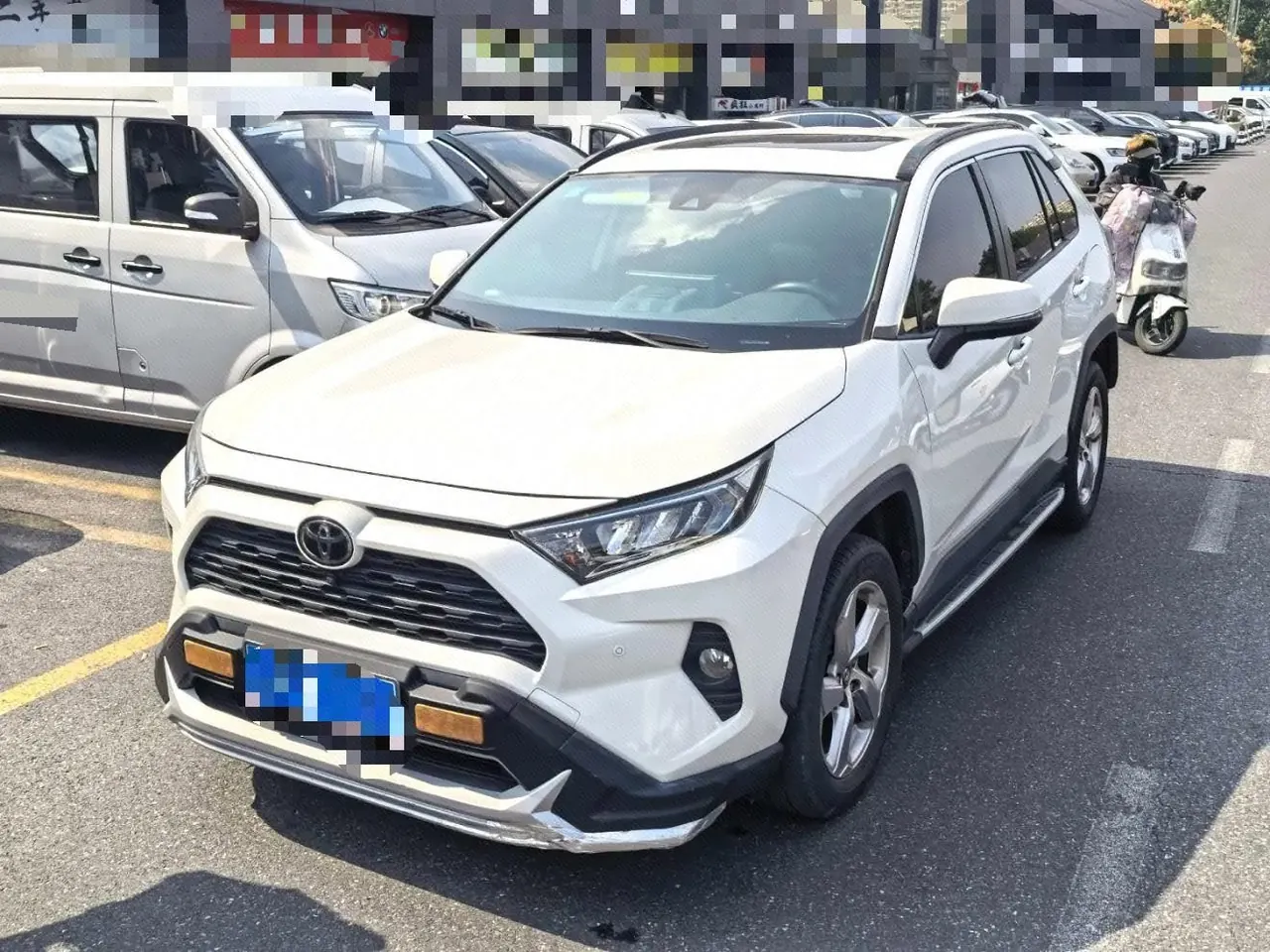 打开图片灯箱:Toyota 2020 RAV4 Rongbo 2.0 Stepless Two-Drive Fashion Edition Automatic Gear
