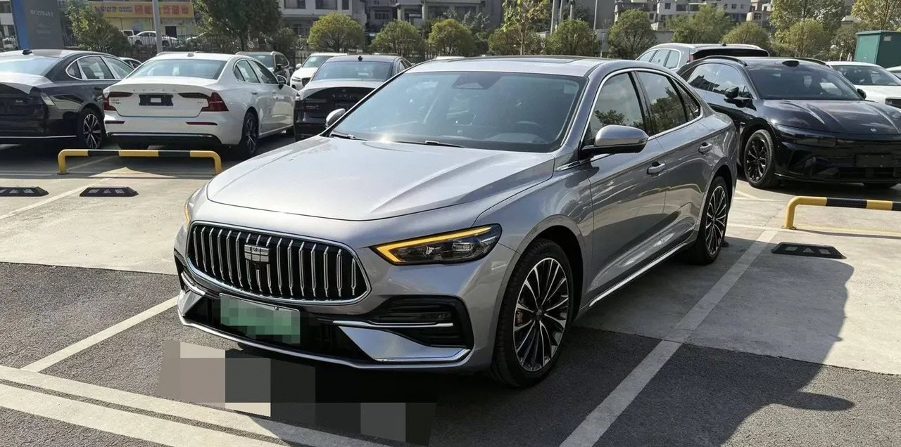 Geely Galaxy 2026 star shine 7 EM-i 1.5 220km four-wheel drive star shine version automatic gear - View 1