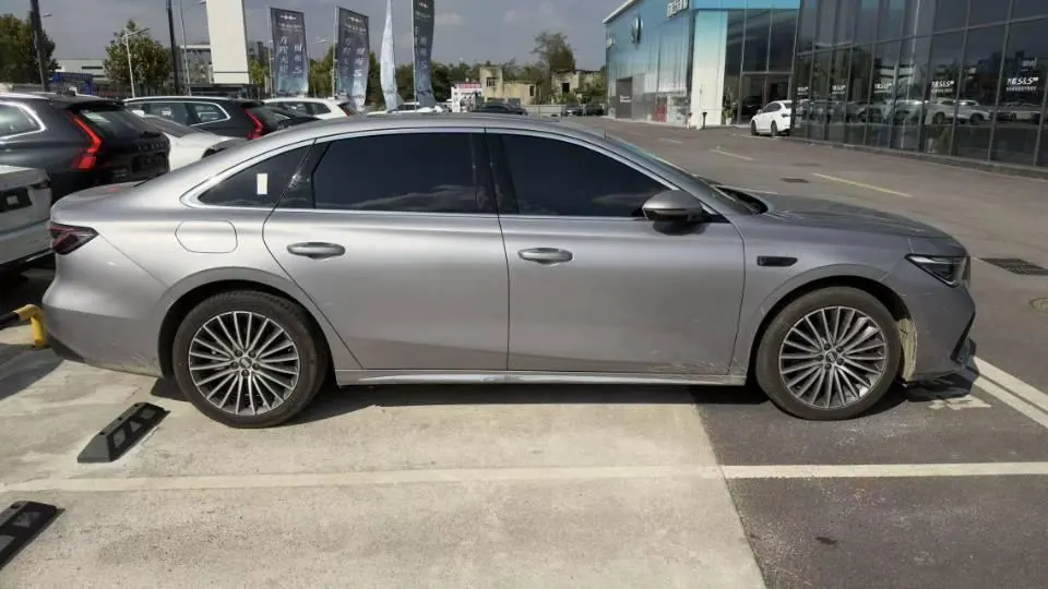 Geely Galaxy 2026 star shine 7 EM-i 1.5 220km four-wheel drive star shine version automatic gear 7