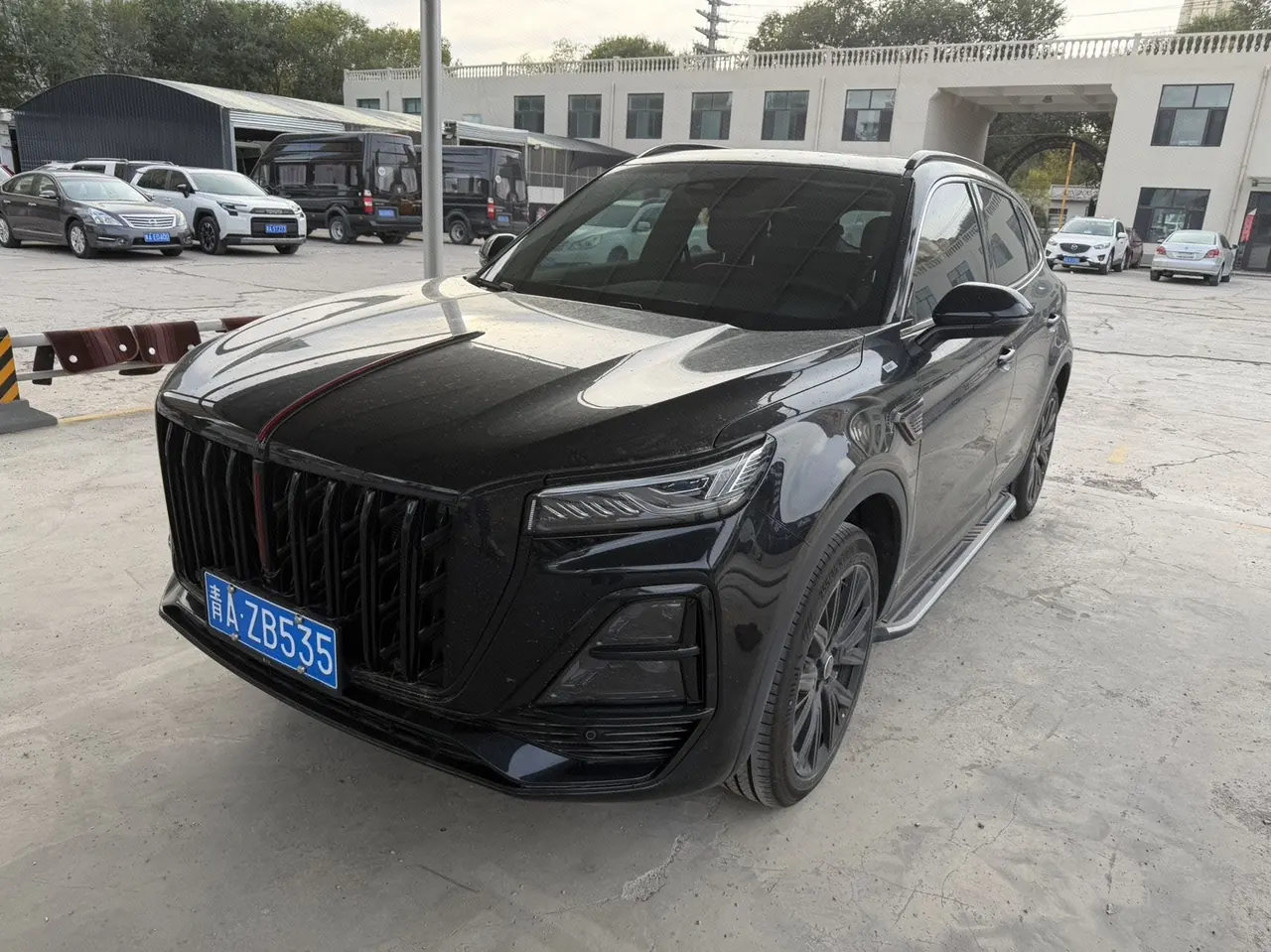 Open image lightbox: HongQi 2026 HS5 2.0T 4-wheel drive flag enjoy Pro version automatic gear