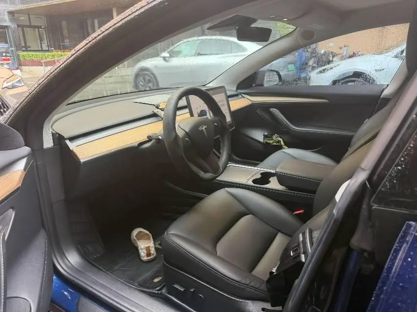 Tesla 2022 Model 3 rear-wheel drive version of automatic transmission 5
