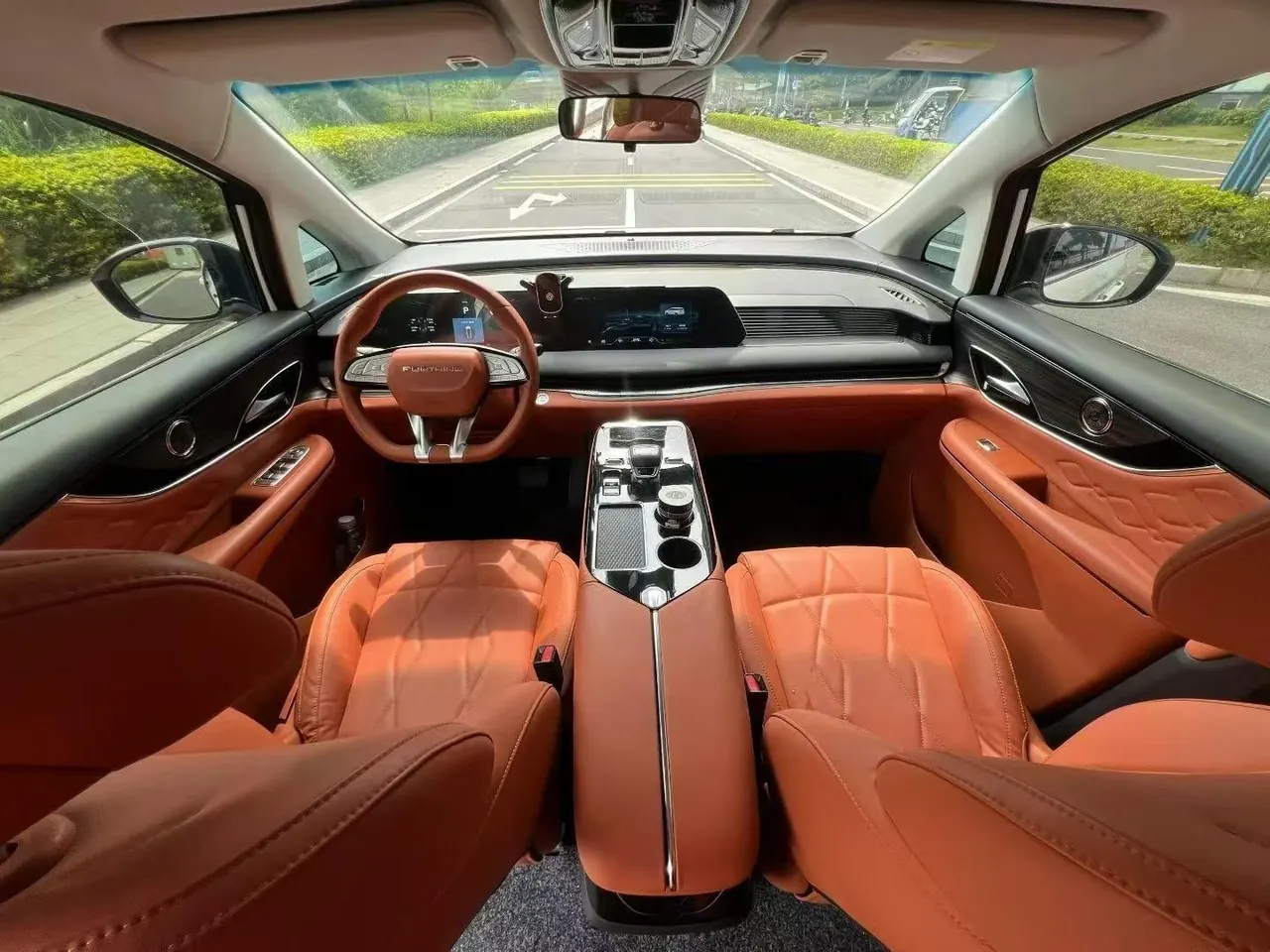 The popular 2026 xinghai V9 1.5TD 200km enjoy version of the four-seat roof camper automatic gear 3