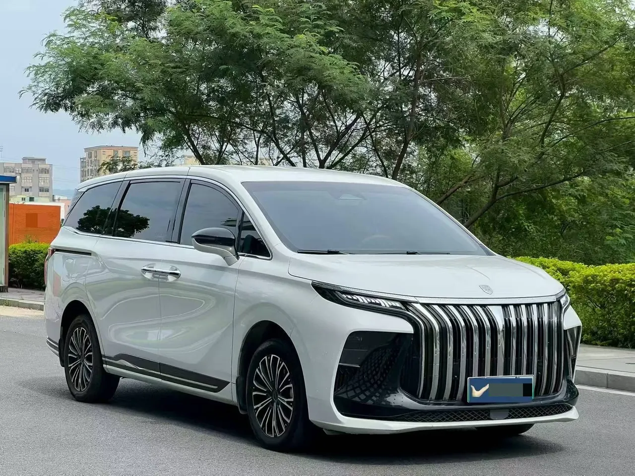 The popular 2026 xinghai V9 1.5TD 200km enjoy version of the four-seat roof camper automatic gear 9