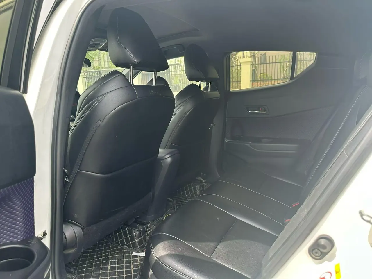 Toyota 2020 C- HR 2.0 stepless leading version of automatic gear 4