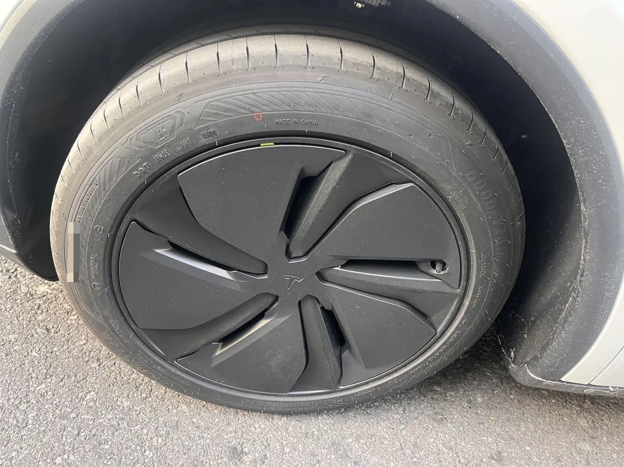 Tesla 2026 Model Y Rear-Wheel-Drive Automatic 2