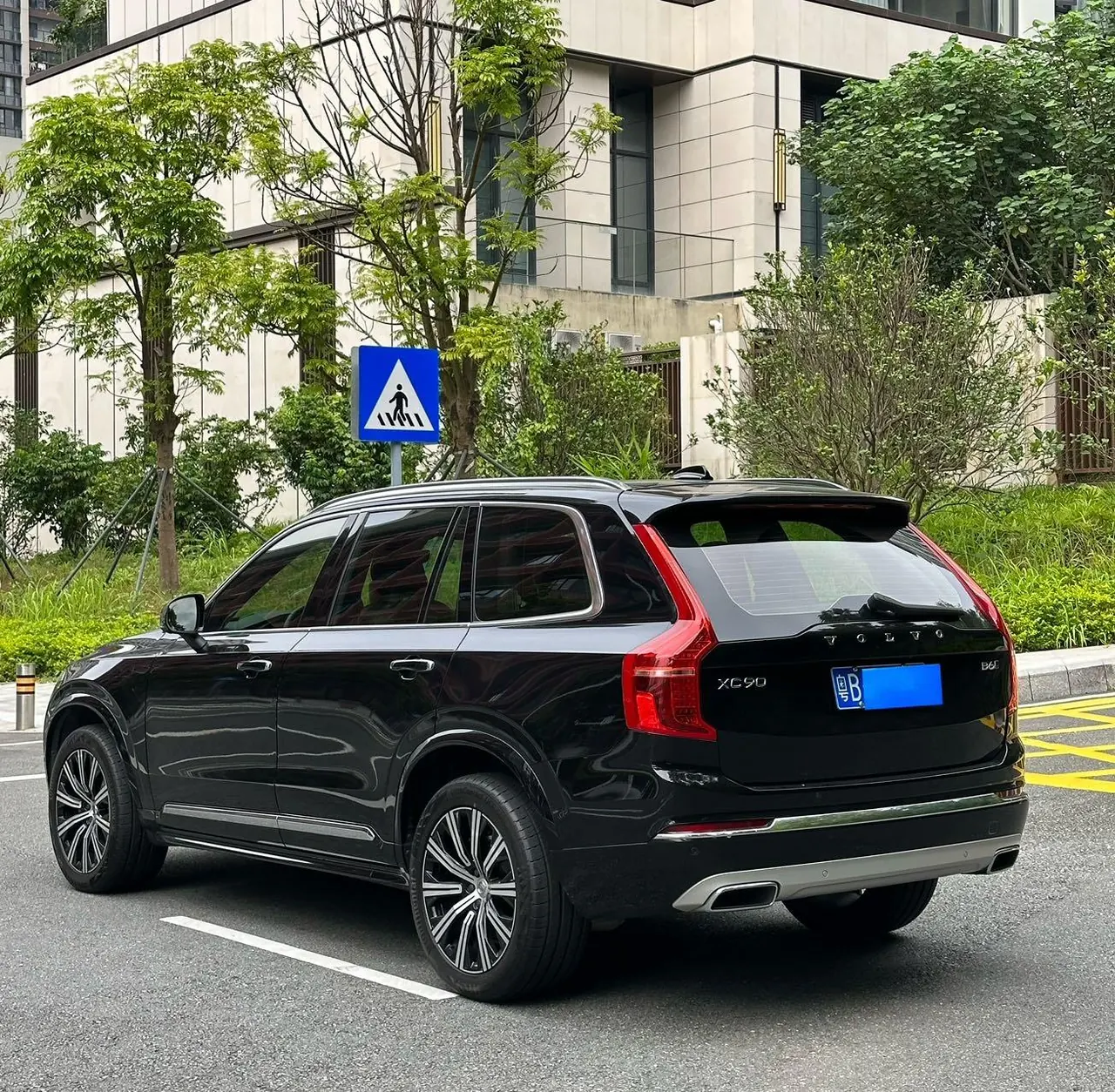 Volvo XC90 (Imported) 2021 XC90 48V 2.0T B6 Zhiya Deluxe Edition 7-seat Automatic Gear 5