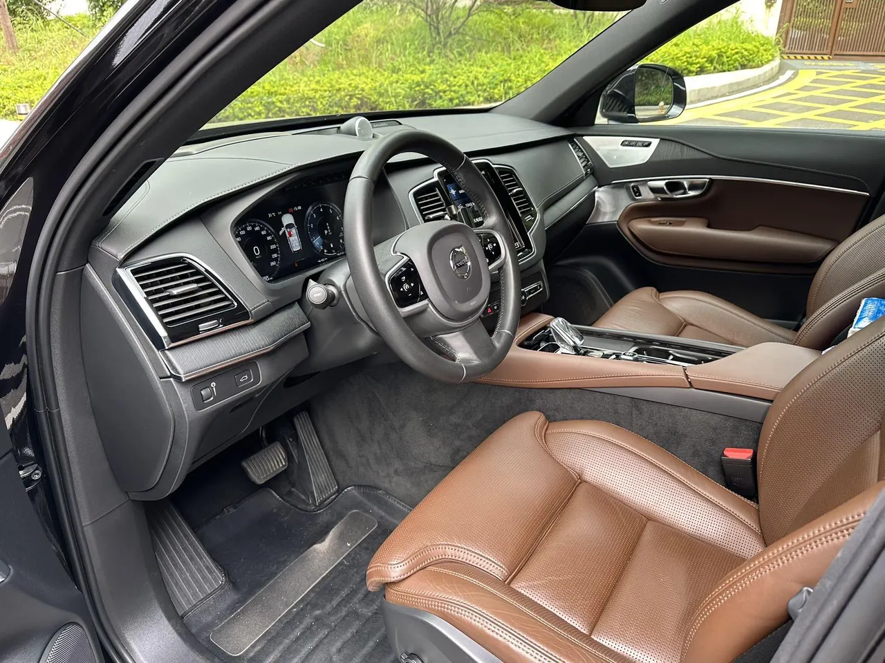 Volvo XC90 (Imported) 2021 XC90 48V 2.0T B6 Zhiya Deluxe Edition 7-seat Automatic Gear 6