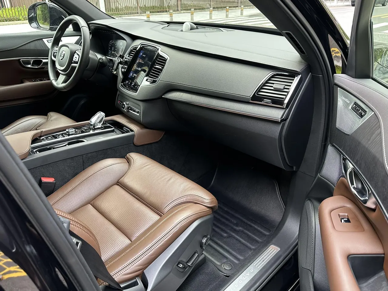 Volvo XC90 (Imported) 2021 XC90 48V 2.0T B6 Zhiya Deluxe Edition 7-seat Automatic Gear 9