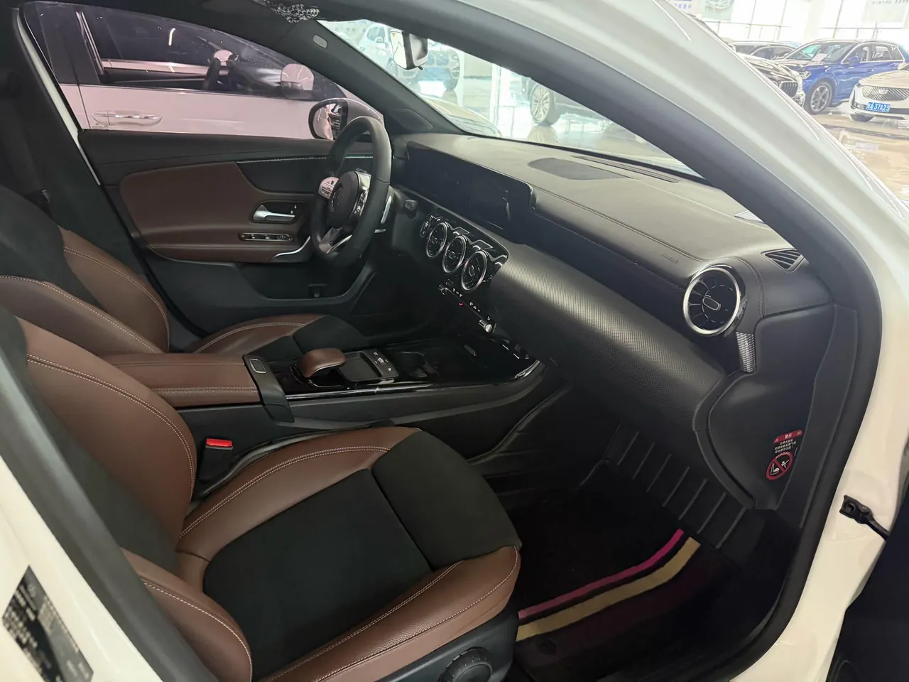 Mercedes Benz Class A 2020 A 180 L 1.3T Sports Automatic 10