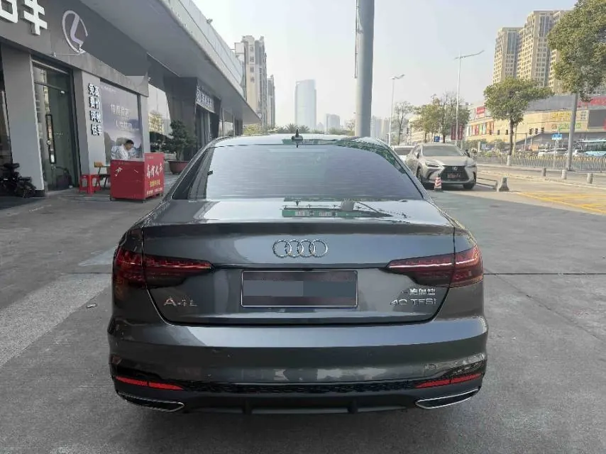 Audi 2022 A4L 2.0TFSI 40TFSI Deluxe Dynamic Automatic 5