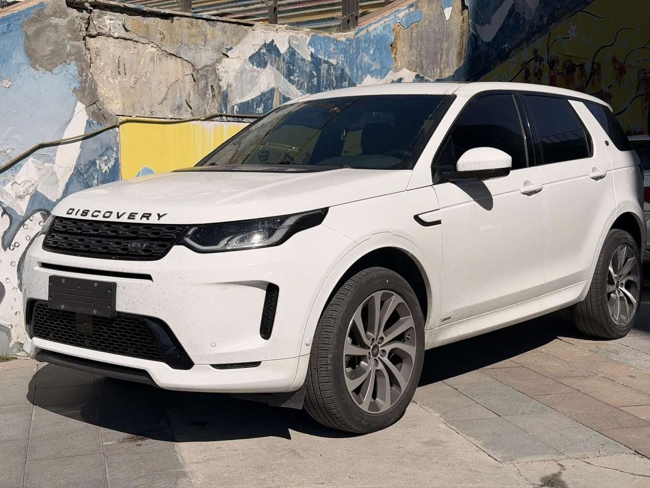 Открыть галерею: Land Rover 2020 Discovery Sports Edition 48V 2.0T 249PS R-Dynamic SE Performance Technology Edition 5-seat Automatic Gear