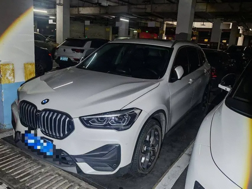 Open image lightbox: BMW 2022 X1 sDrive25Li 2.0T Leading Automatic Gear