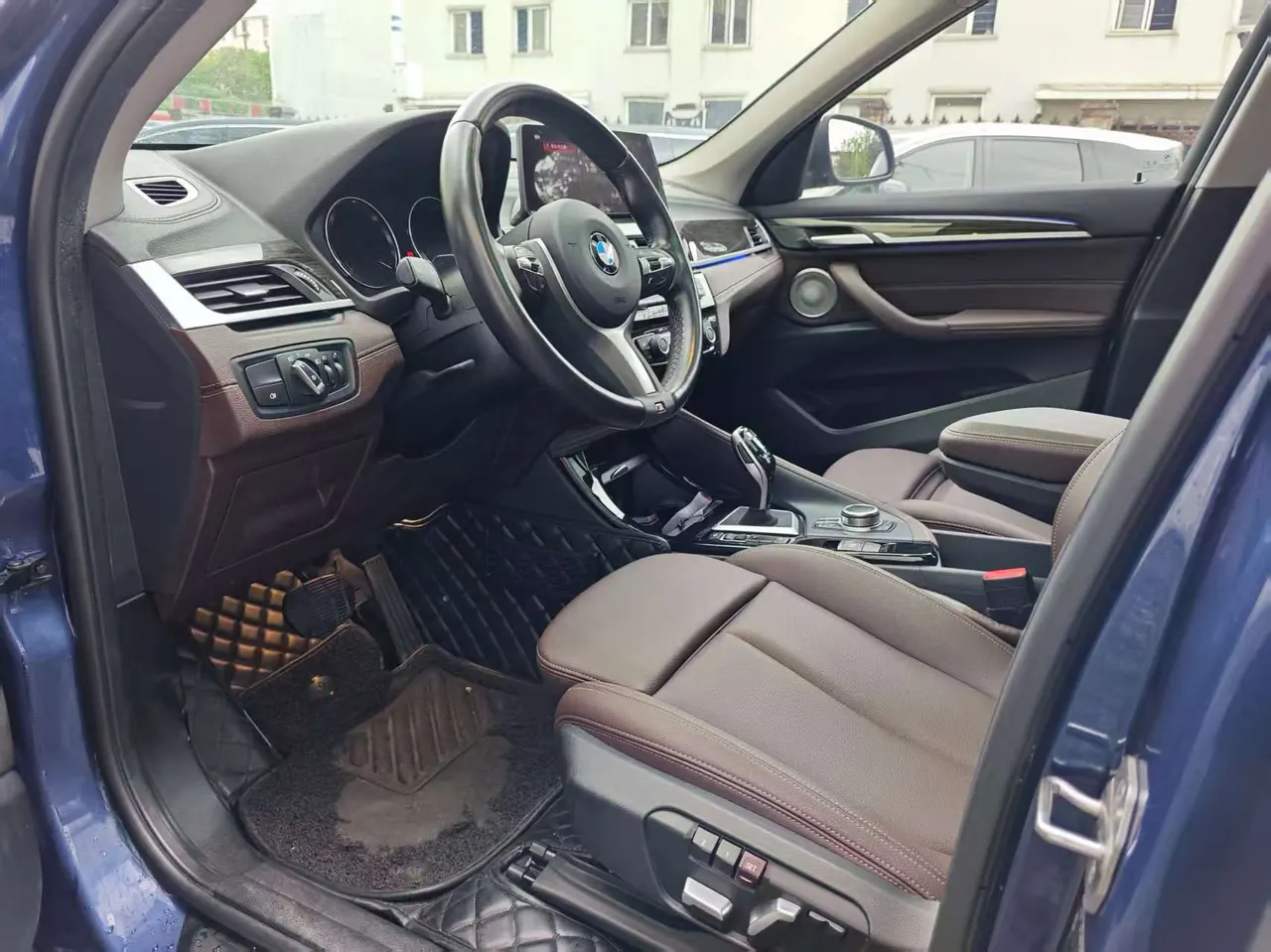 BMW 2022 X1 xDrive25Li 2.0T exclusive automatic gear 5