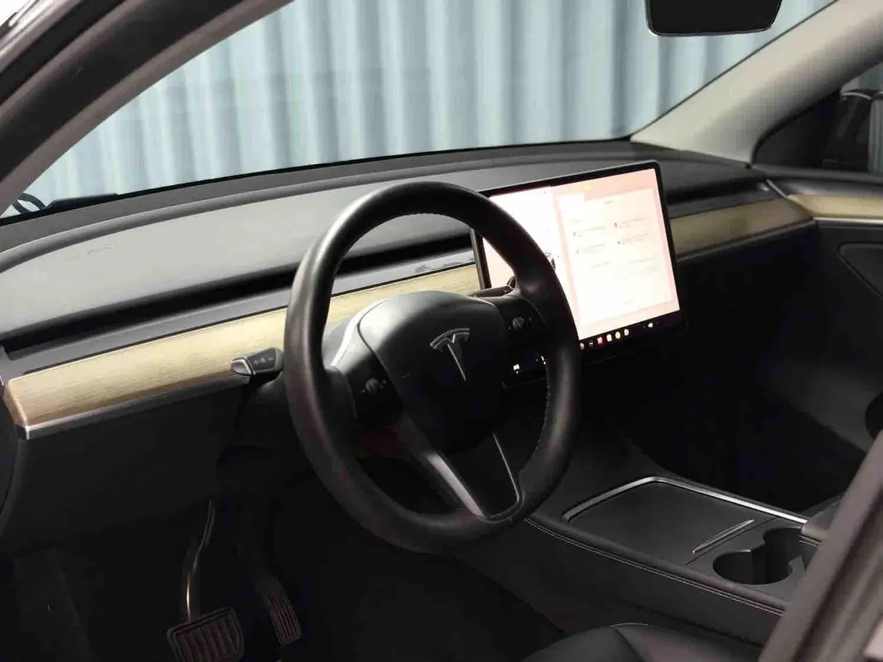 Tesla 2022 Model Y rear-wheel drive version (facelift) automatic gear 2