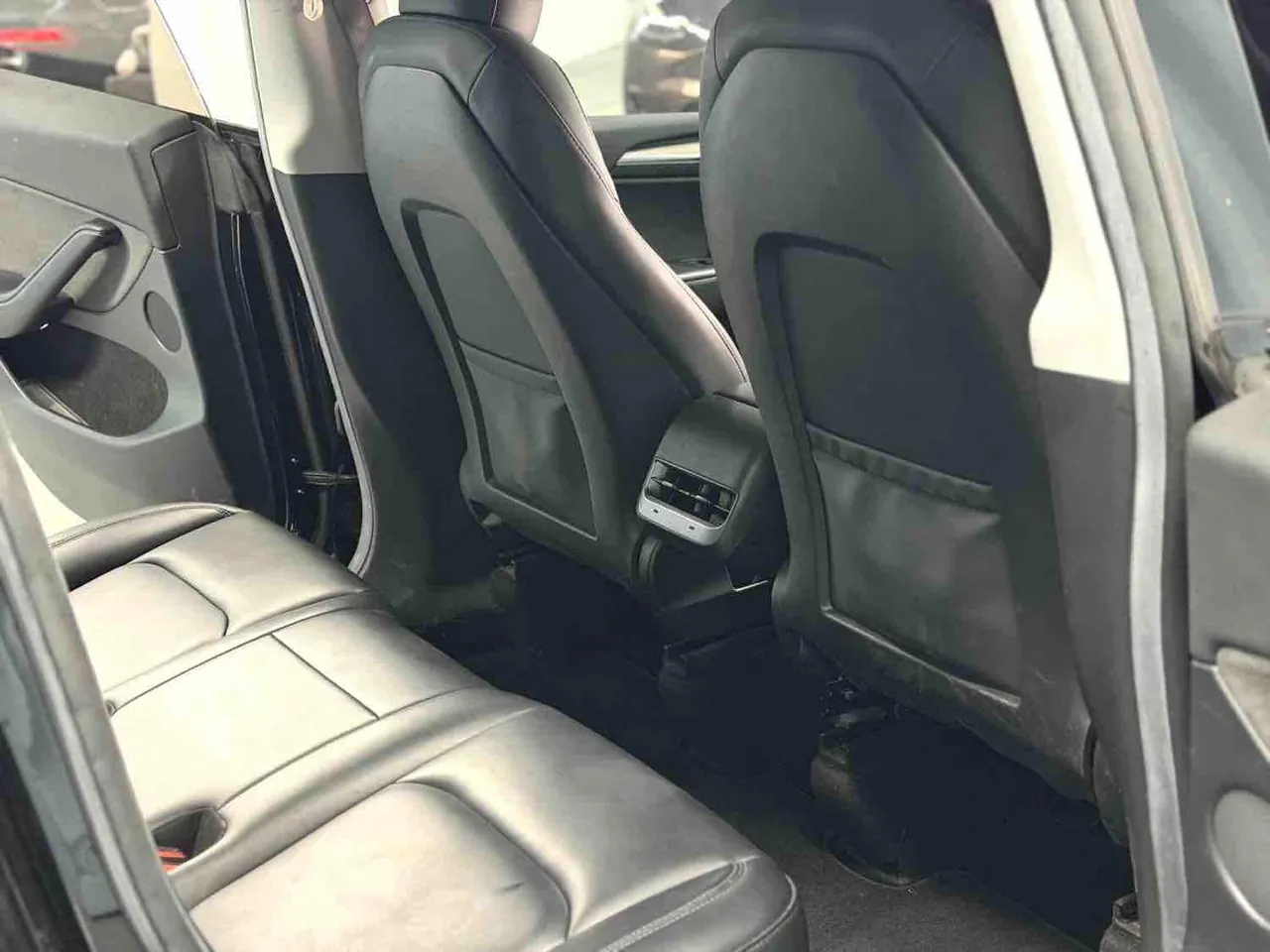 Tesla 2022 Model Y rear-wheel drive version (facelift) automatic gear 4