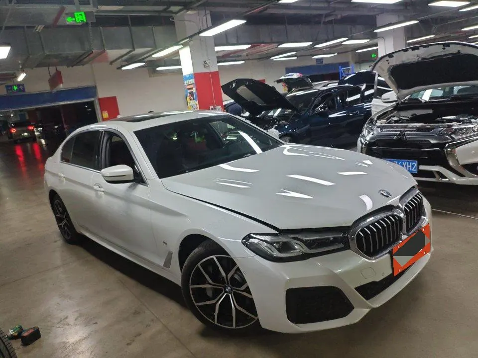 BMW 5 Series 2022 530Li 2.0T Exclusive M Sports Suit (Modified) Automatic Gear 2