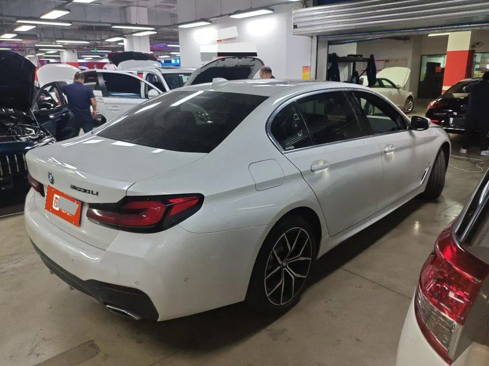 BMW 5 Series 2022 530Li 2.0T Exclusive M Sports Suit (Modified) Automatic Gear 3