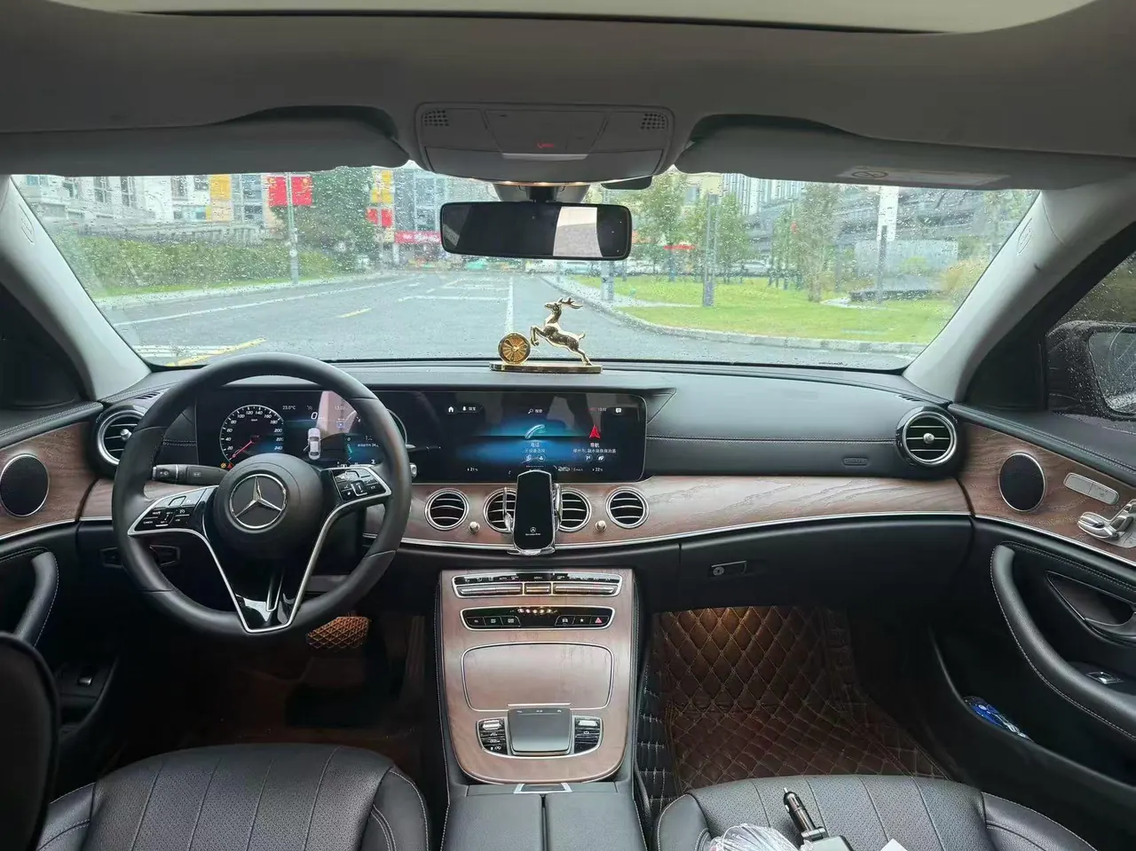 Open image lightbox: Mercedes Benz E Class 2023 E 300 L 2.0T Fashion (Modified) Automatic Gear