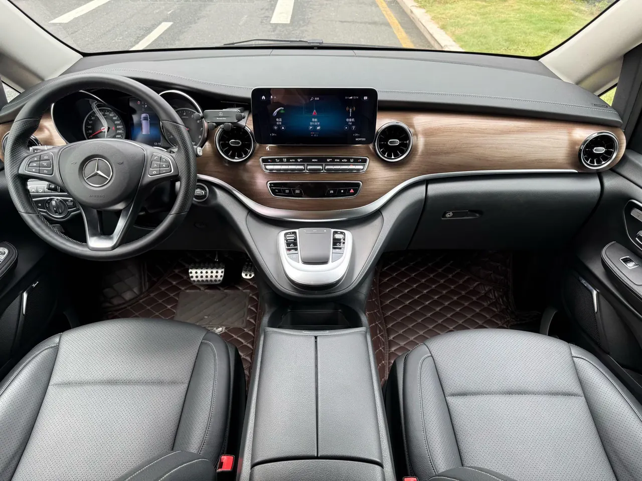 Mercedes Benz V 2020V 260 L 2.0T Deluxe Edition Automatic Gear 10