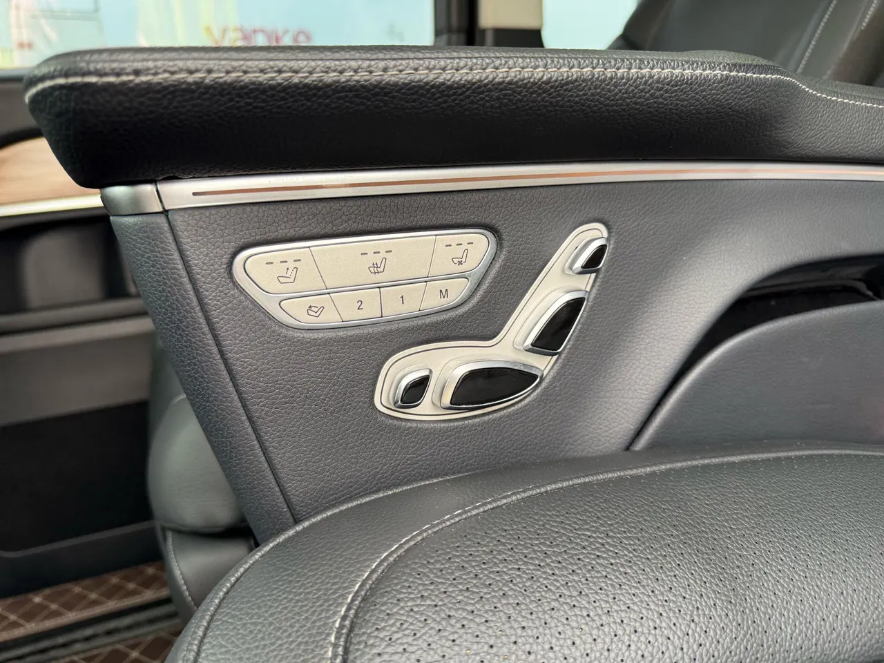 Mercedes Benz V 2020V 260 L 2.0T Deluxe Edition Automatic Gear 9