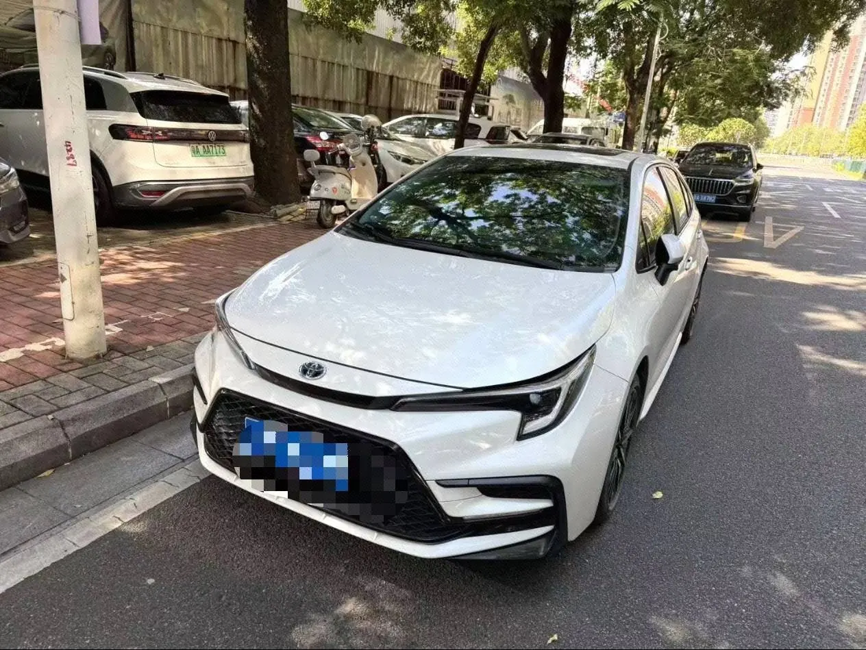 打开图片灯箱:Toyota 2023 Lei Ling Shuangqing 1.8 Stepless Intelligent Electric Hybrid Sports Edition Automatic Gear