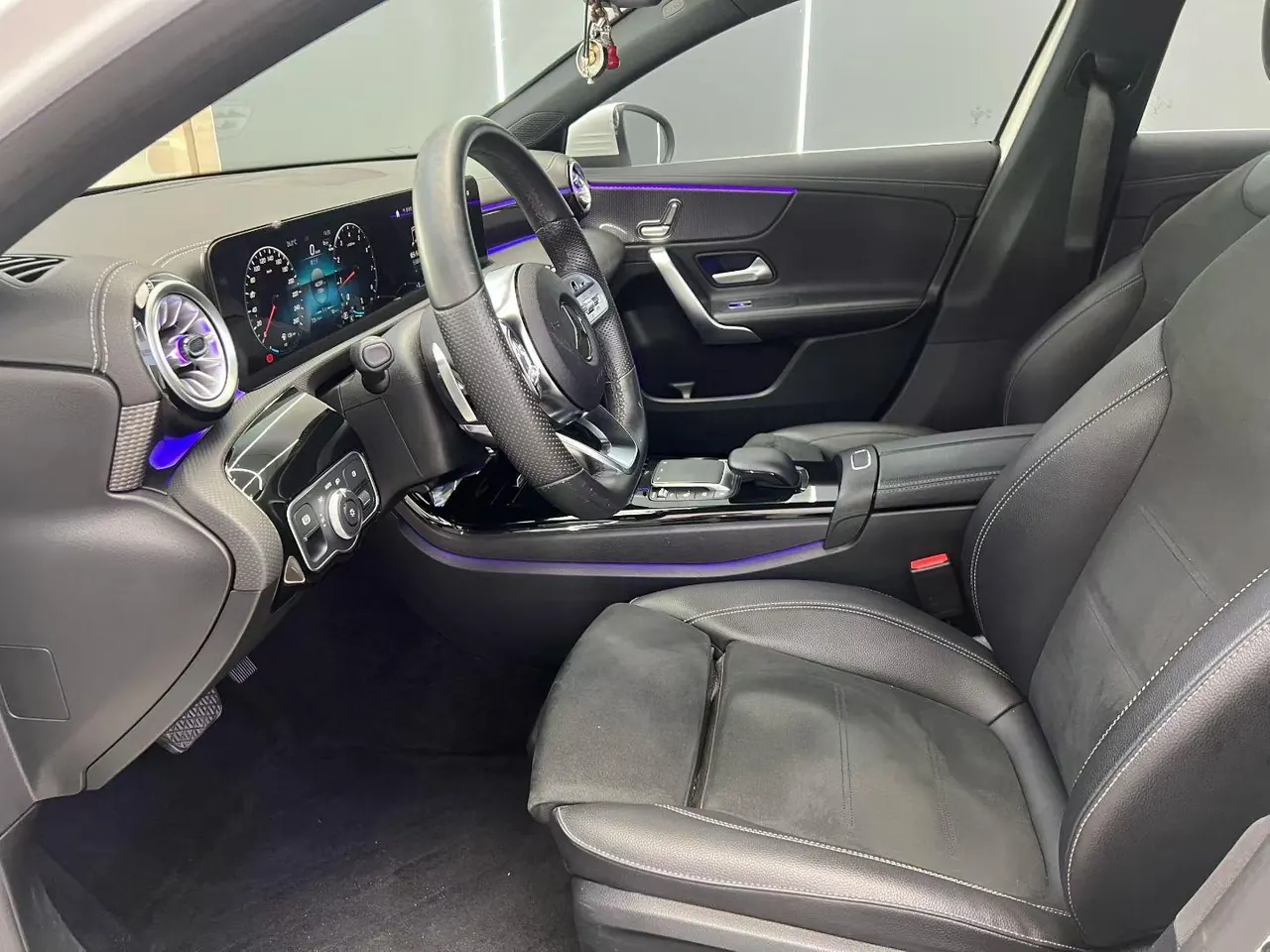 Mercedes Benz Class A 2022 A 200 L 1.3T Fashion (Change 3) Automatic 4