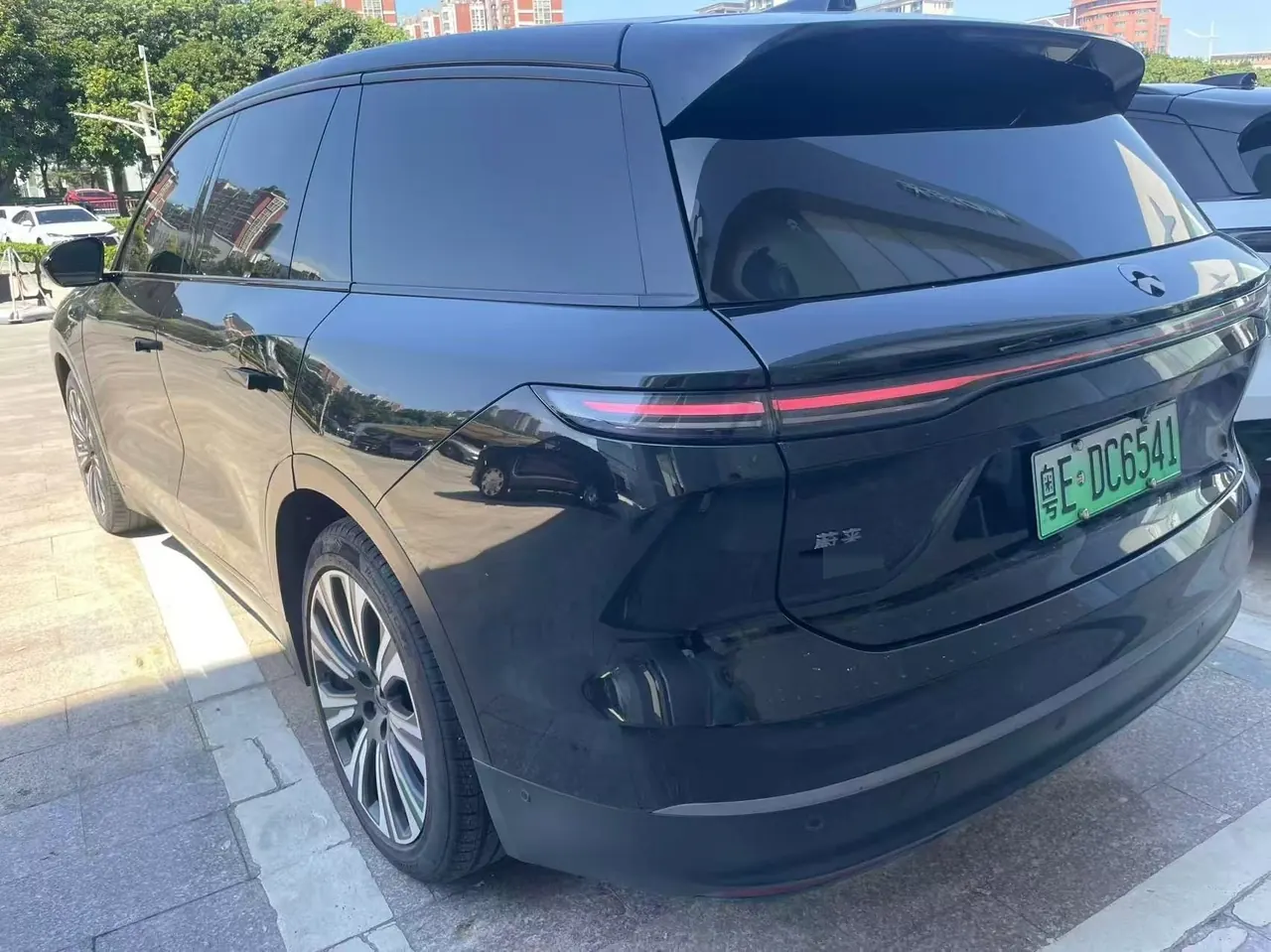 NIO 2023 ES8 75kWh automatic 4