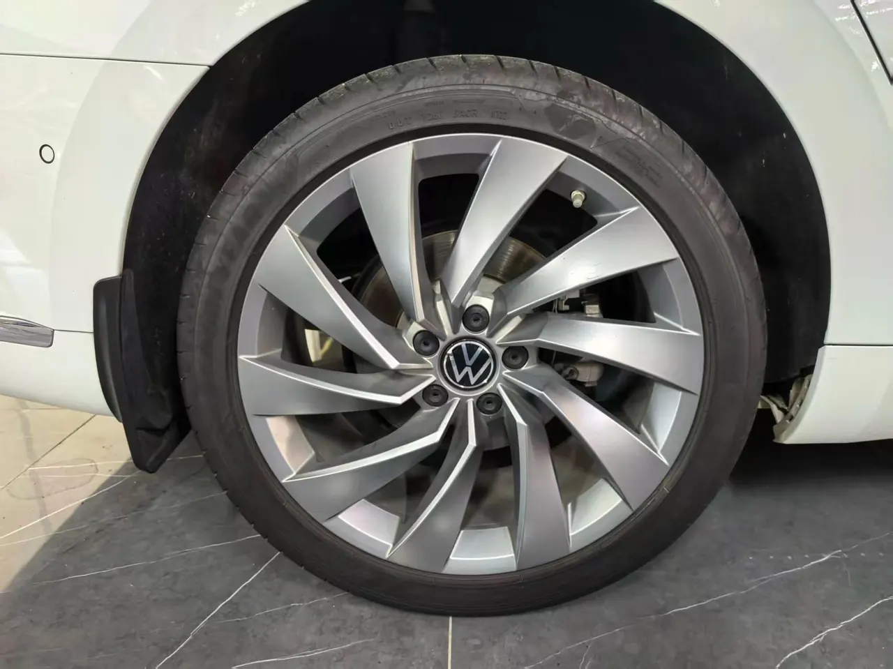 Volkswagen 2021 CC 2.0TSI 380TSI eye-catching automatic gear 4