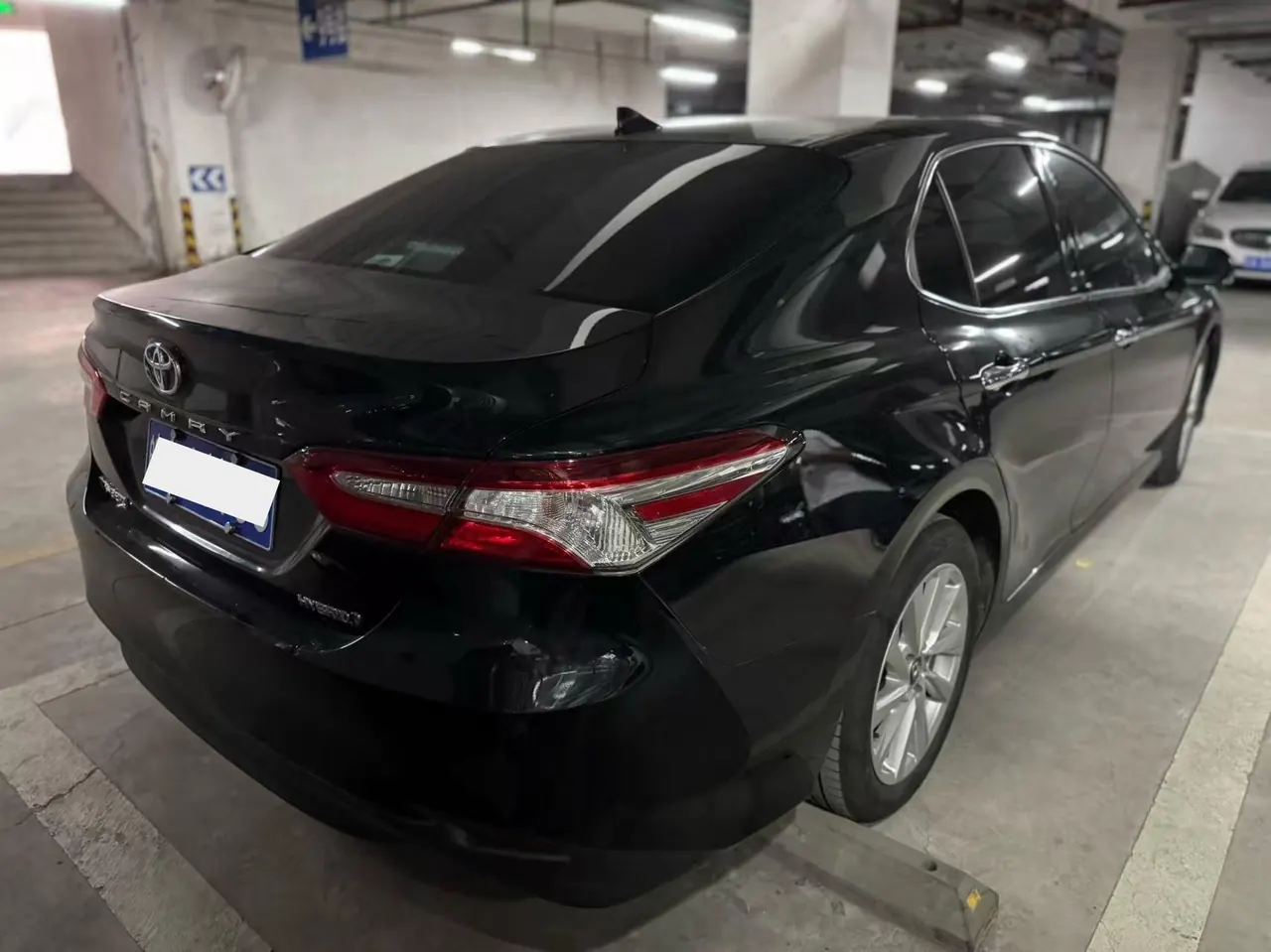 Toyota 2021 Camry Dual Engine 2.5HGVP Stepless Leading Edition Automatic Gear 3