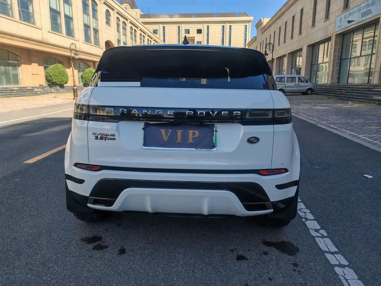 Land Rover Range Rover Aurora New Energy 2022 Range Rover Aurora L PHEV 1.5T P300e Performance Edition Automatic Gear 12