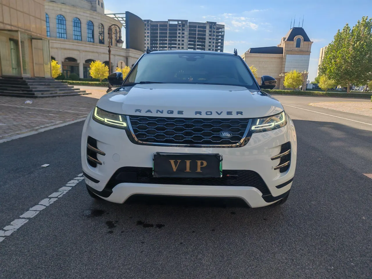 Land Rover Range Rover Aurora New Energy 2022 Range Rover Aurora L PHEV 1.5T P300e Performance Edition Automatic Gear 2