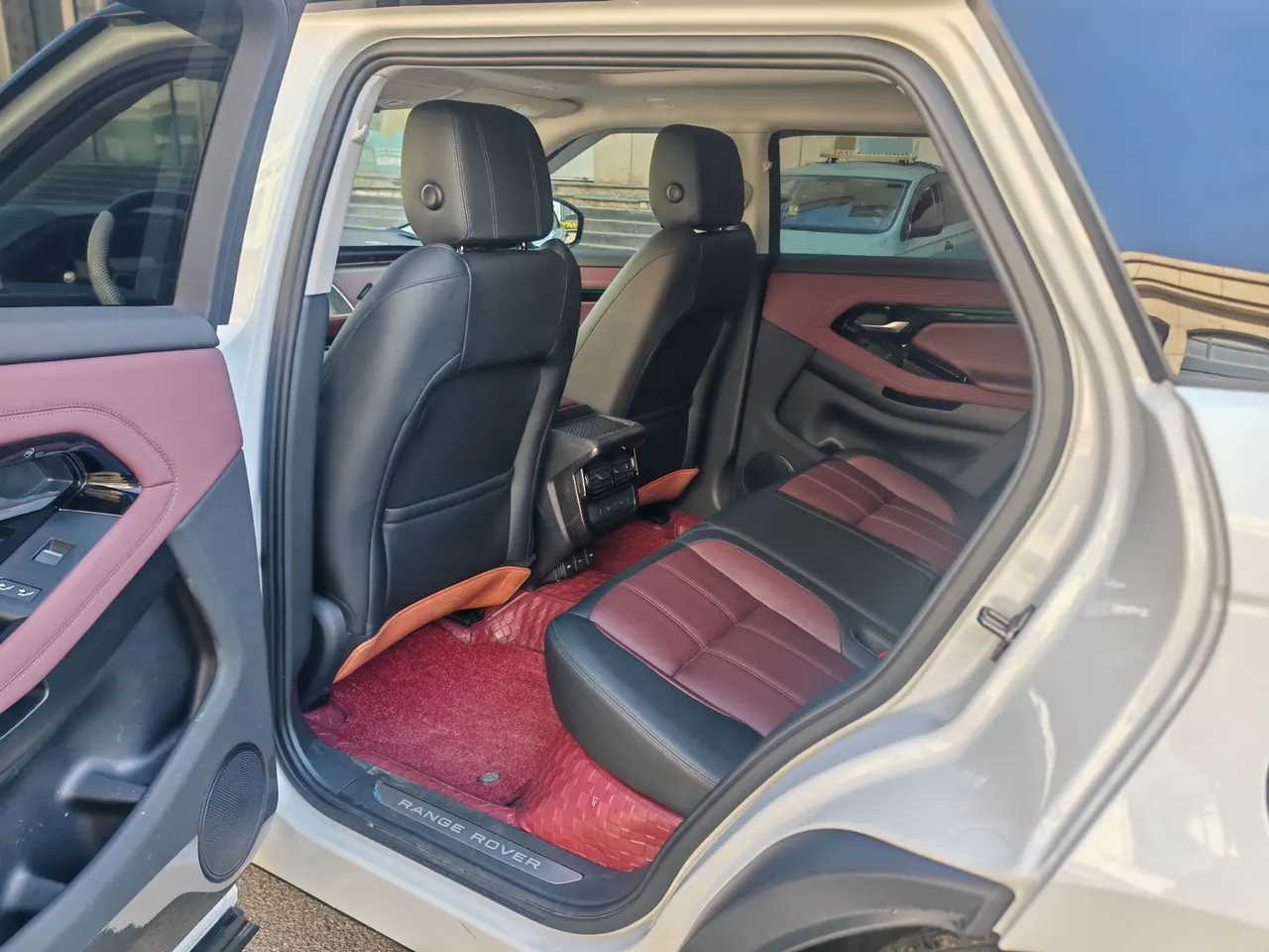 Land Rover Range Rover Aurora New Energy 2022 Range Rover Aurora L PHEV 1.5T P300e Performance Edition Automatic Gear 9