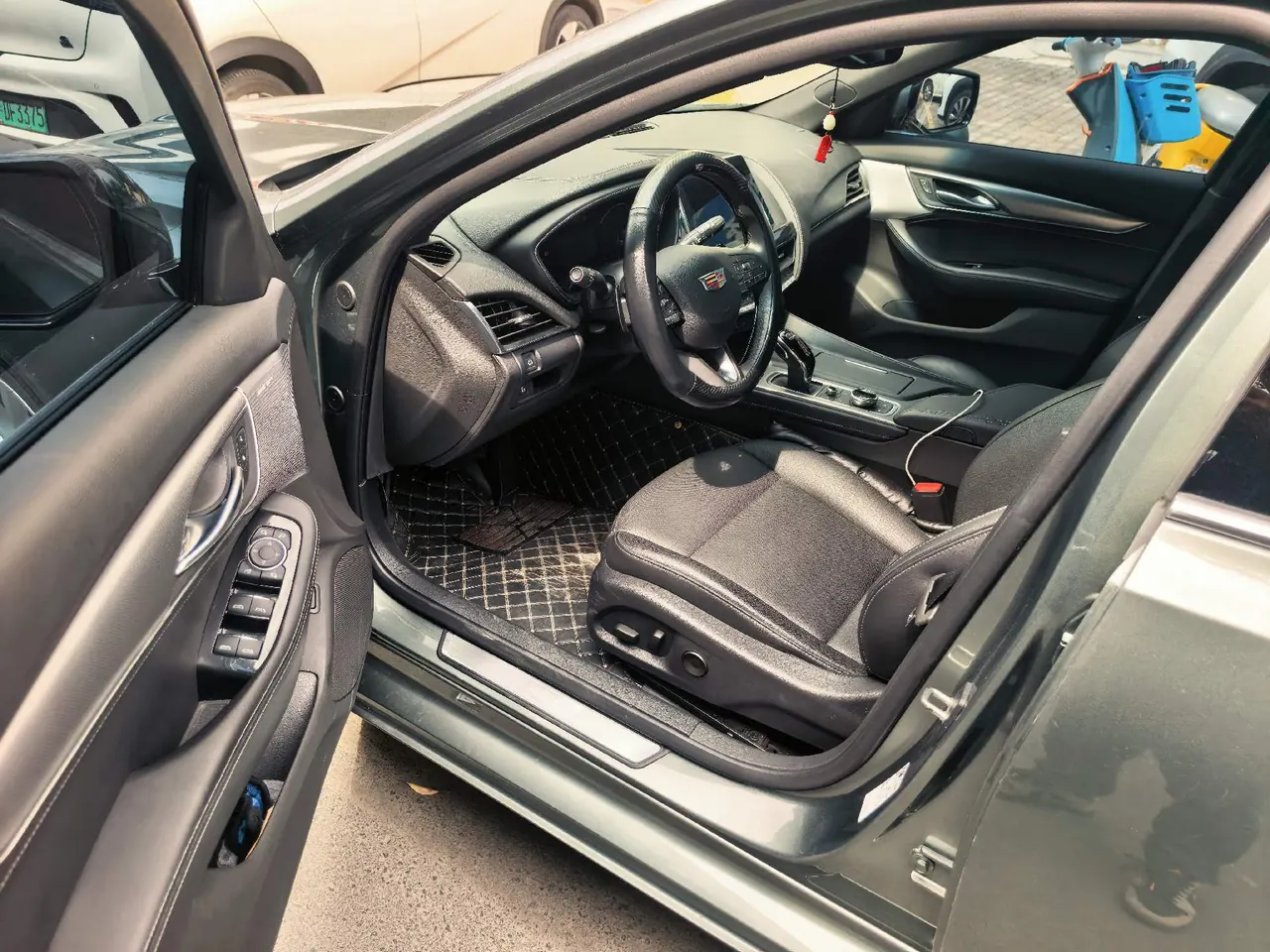Cadillac 2022 CT5 2.0T 28T luxury automatic gear 3