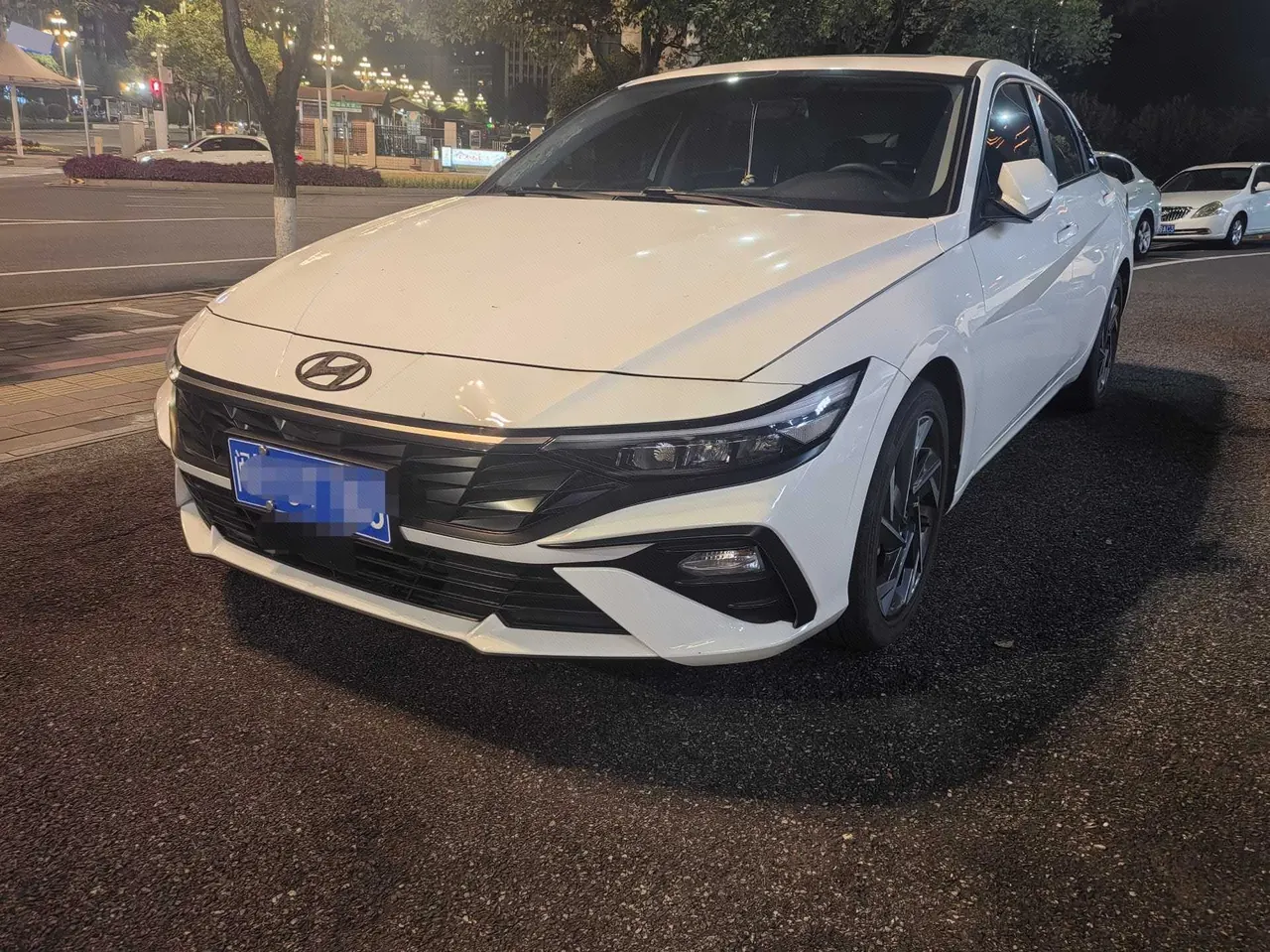 Open image lightbox: Hyundai 2023 Elantra-sedan 1.5 stepless GLX elite automatic gear