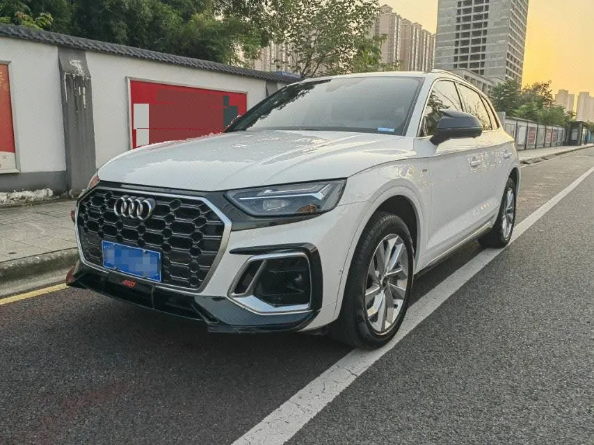 打开图片灯箱:Audi 2022 Q5L Sportback 2.0TFSI 40TFSI Luxury (Modified) Automatic Gear