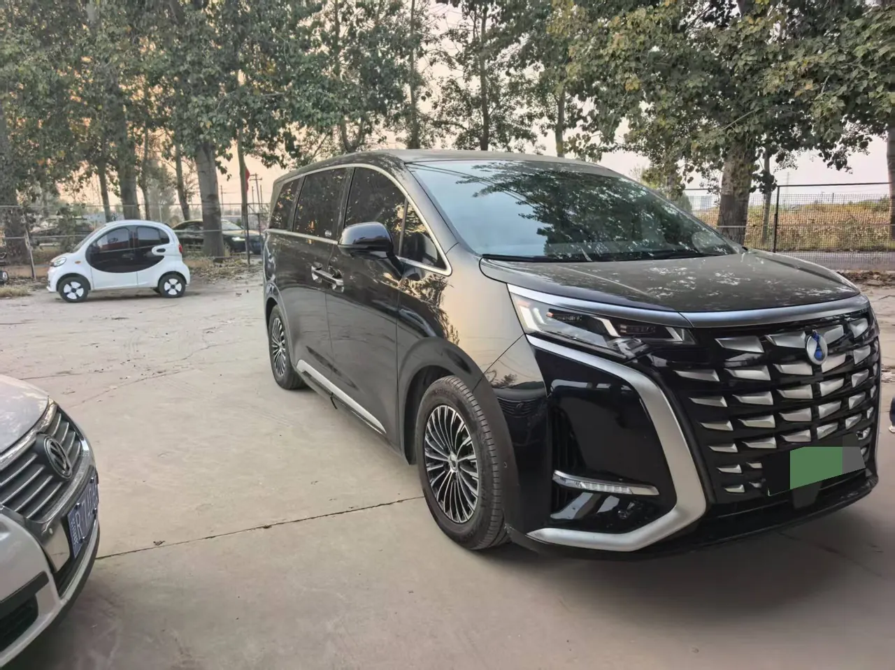 Denza 2022 Denza D9 DM-i 1.5T stepless 970 four-wheel drive flagship automatic gear 2